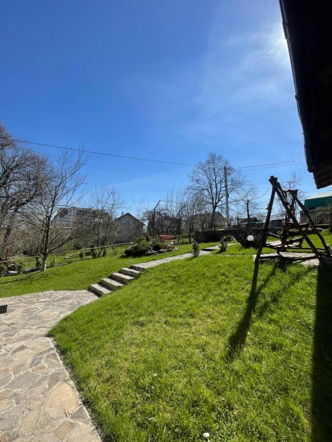 У Михайла Bed & Breakfast Truskavets Exterior photo