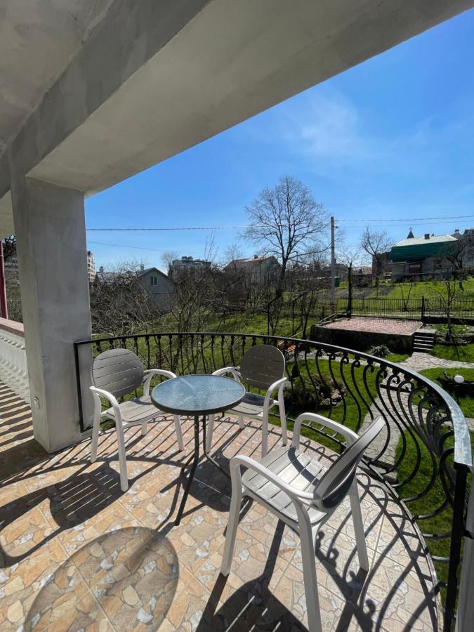 У Михайла Bed & Breakfast Truskavets Exterior photo